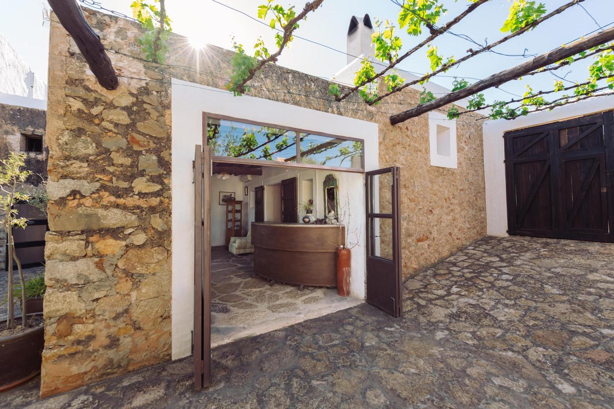 Hotel Rural Can Partit - Adults Only Santa Agnes de Corona Exterior photo